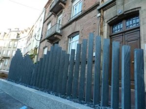 piquets de schiste ardoisiers Totem Aménagement paysager